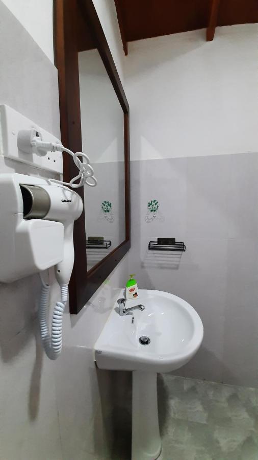 The Otunna Guest House Сигирия Экстерьер фото