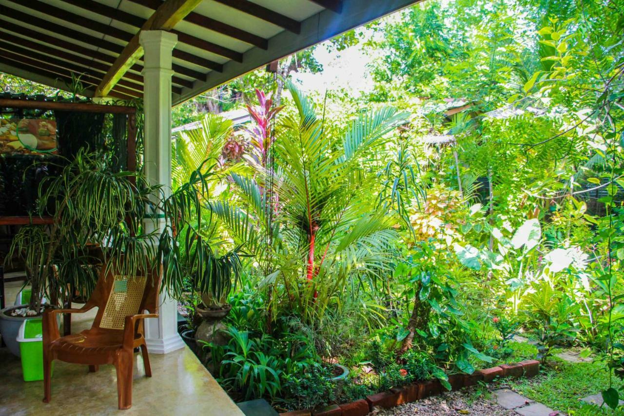 The Otunna Guest House Сигирия Экстерьер фото